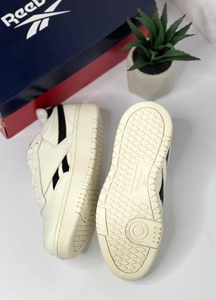 Шкіряні жіночі кросівки reebok club c 37 розмір оригінал3 фото