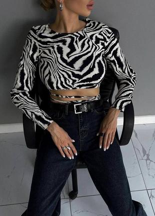 Стильний чорно білий топ на завʼязках з відкритою спиною