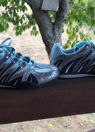 Жіночі кросівки adidas