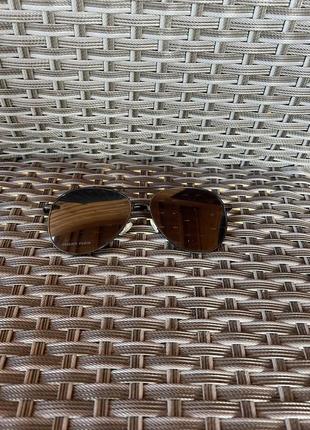 Сонцезахисні окуляри в стилі philippplein