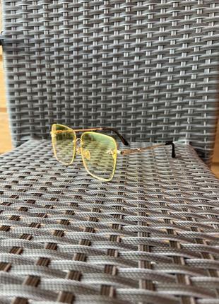 Сонцезахисні окуляри в стилі gucci4 фото