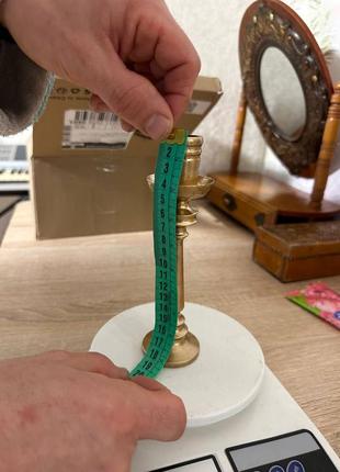 Продам подсвечник старый латунь или бронза не разъержусь в хорошем состоянии высота 18...