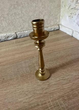 Продам подсвечник старый латунь или бронза не разъержусь в хорошем состоянии высота 18...