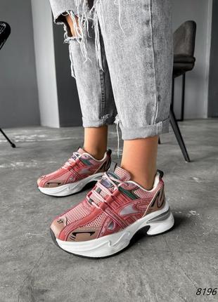 Кроссовки женские