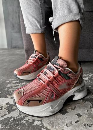 Кроссовки женские