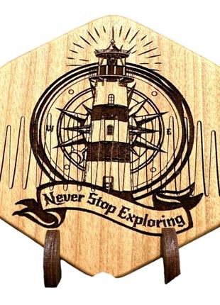 Гребень на магнитах "never stop exploring" из натурального дерева