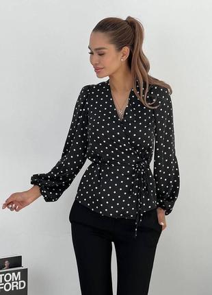 Шелковая блузка в горошек на запах рубашка с длинными рукавами блуза приталенная стильная базовая черная4 фото