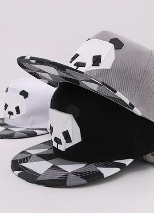 Кепка снепбек панда з прямим козирком, унісекс