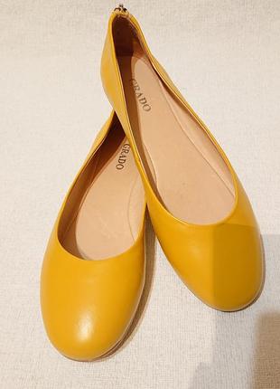 Женские кожаные туфли балетки 39 40 желтого цвета кожа желтые1 фото
