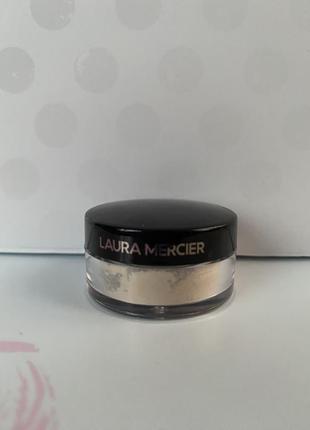 Миниатюра рассыпчатой пудры laura mercier