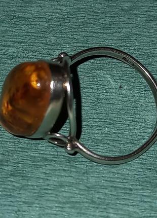 Винтажное серебряное кольцо с натуральным янтарем.5 фото