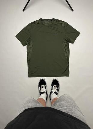 Спортивна футболка under armour the tech camo khaki tee