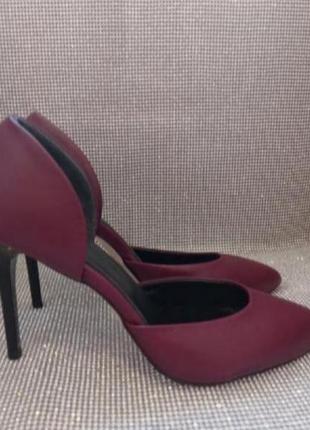 Туфли из натуральной кожи на каблуке