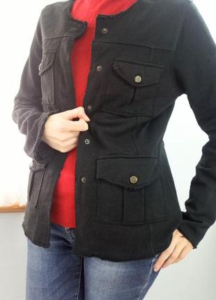 Трикотажный жакет в столе миллетари