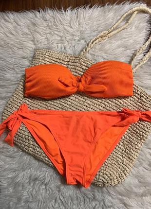 Ярко оранжевый купальник плавки и лиф в рубчик