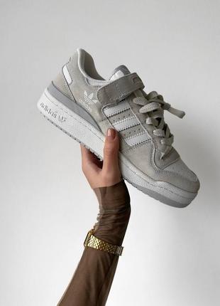Трендовые кроссовки adidas forum