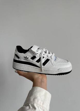 Трендовые кроссовки adidas der forum