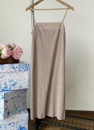 Подовжена сукня подовжений топ з розпірками з боків плісе сарафан1 фото