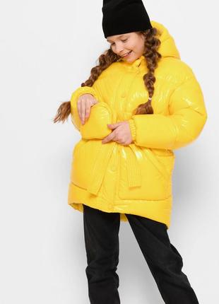 Яркая желтая зимняя куртка5 фото