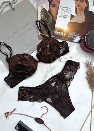 Красивый комплект белья intimissimi