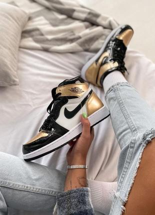 Кроссовки nike air jordan retro gold кросівки