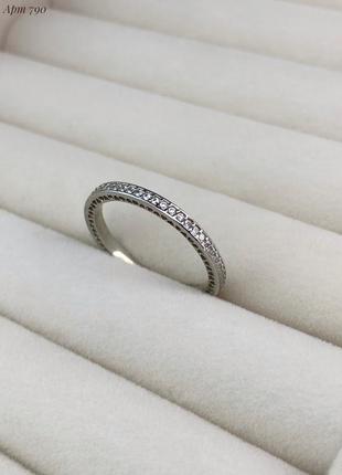 Серебряная кольца дорожка камешков1 фото