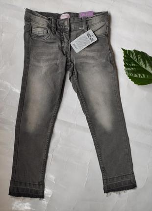 Стильні джинси для дівчинки alive німеччина. 116 (5-6 років)1 фото