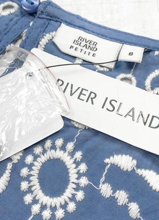 Стильна блуза river island небесно-блакитного кольору вишитою прошвою з вирізами на плечах8 фото