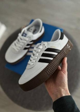 Стильные женские кроссовки adidas sambarose white black gum белые1 фото