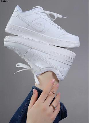 Кросівки жіночі білі повномірні2 фото