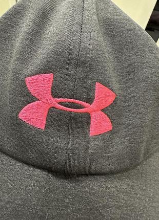 Женская девчанка кепка under armor one size в идеальном состоянии