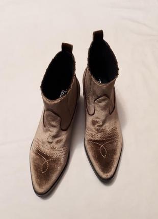 Новые короткие сапоги казаки ботинки колбойки р 37,56 фото