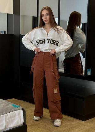 Женский стильный качественный костюм комплект белый свитшот new york с коричневыми брюками