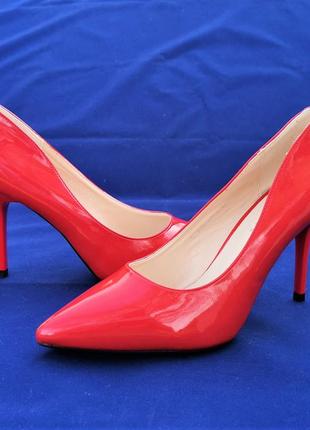 Женские красные туфли на каблуке шпильке лаковые класические лодочки (размеры: 36,37,39) - 3-7 топ5 фото