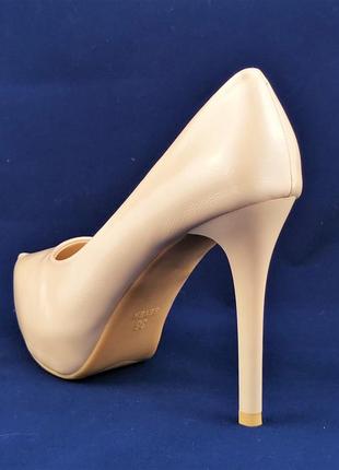 Женские бежевые туфли на каблуке шпильке лаковые модельные (размеры: 36,37,38,39,40) - 16-5 топ3 фото