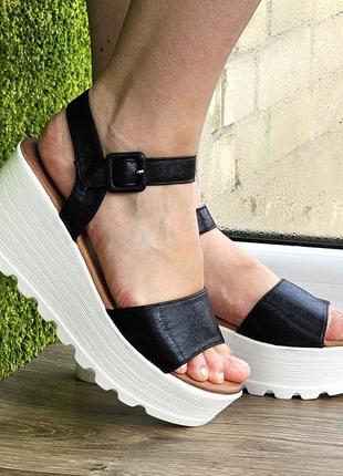 Жіночі босоніжки на танкетці сандалії на платформі чорні літні (розміри: 36,37,38,39,40) — 200