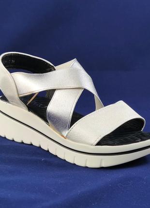Жіночі сандалії босоніжки білі сріблясті на резинці літня взуття (розміри: 37) - 29-24 фото