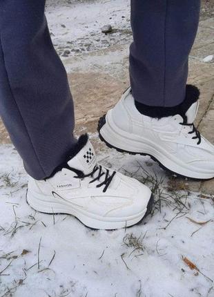 -жінні зимові білі кросівки з мехом на високому підошві мокасини (розміри: 36,38,40) — 07-23 фото