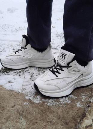 -жінні зимові білі кросівки з мехом на високому підошві мокасини (розміри: 36,38,40) — 07-27 фото