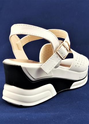 Женские сандалии босоножки на танкетке платформа белые летние (размеры: 38,39,40,41) - к2 топ6 фото