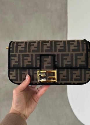 Сумка в стиле fendi