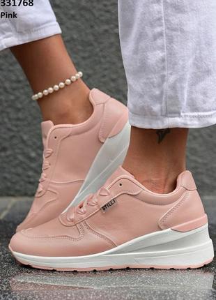 Демисезонные женские розовые кроссовки!