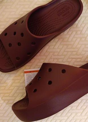 Crocs platform slide шльопанці крокс на платформі, колір вишня.5 фото