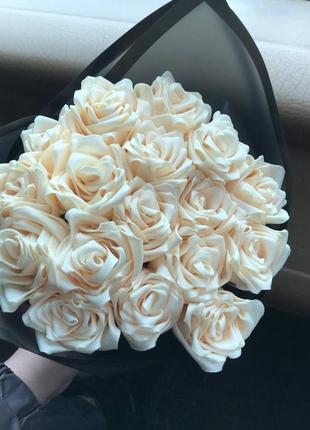 Букет из атласной ленты,17 роз белых2 фото