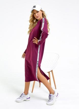 Модное трикотажное платье с боковыми вставками разные цвета