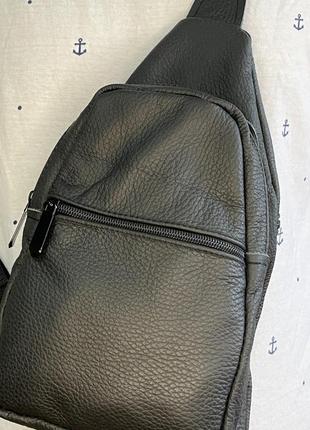 Чоловічий шкіряний повсякденний рюкзак-слінг чорного кольору sale