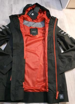 Куртка мужская, бренда geox размер 48
нова6 фото