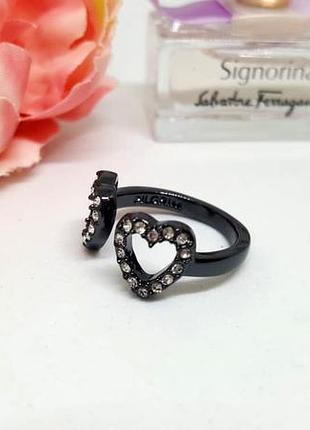 Классное кольцо "сердечки с кристаллами" гематитовое покрытие pilgrim дания