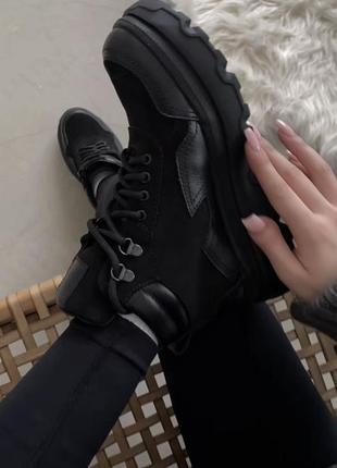 Жіночі черевики