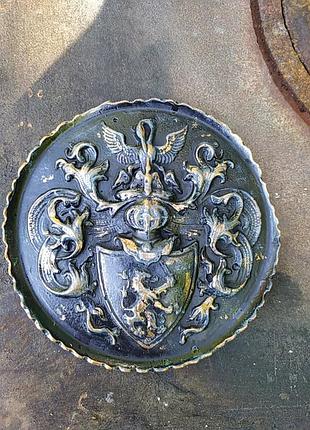 Декоративна тарілка герб на стіну